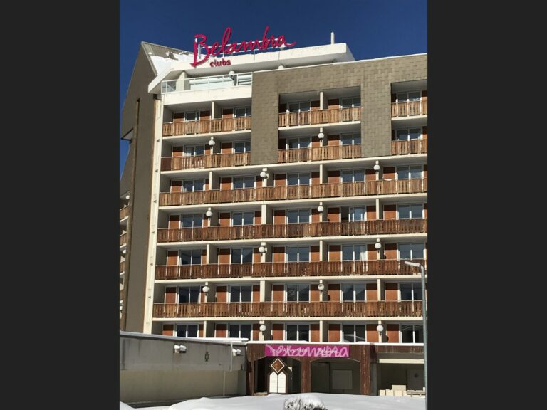 pose enseigne belambra clubs alpes
