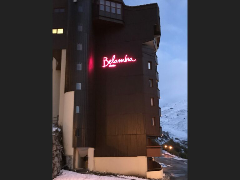 pose eneigne lumineuse belambra clubs