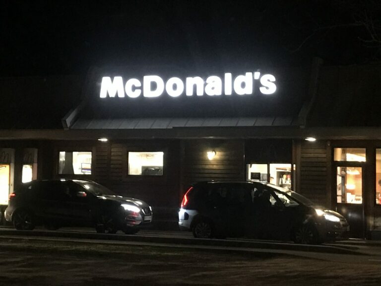 réparation enseigne mcdonald's relamping