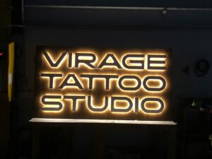 lettre rétroéclairage led virage tatoo studio annecy